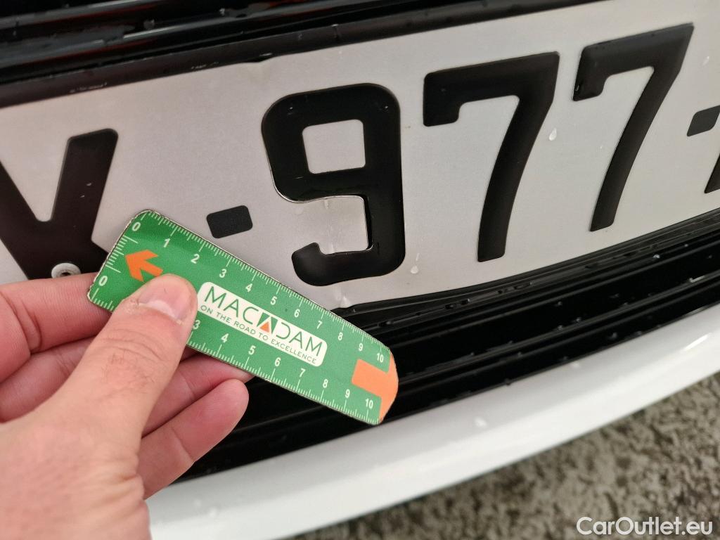  Toyota  Yaris TOYOTA  Hybride / 2017 / 5P / Berline 1.5 VVT-I HYBRID France #3