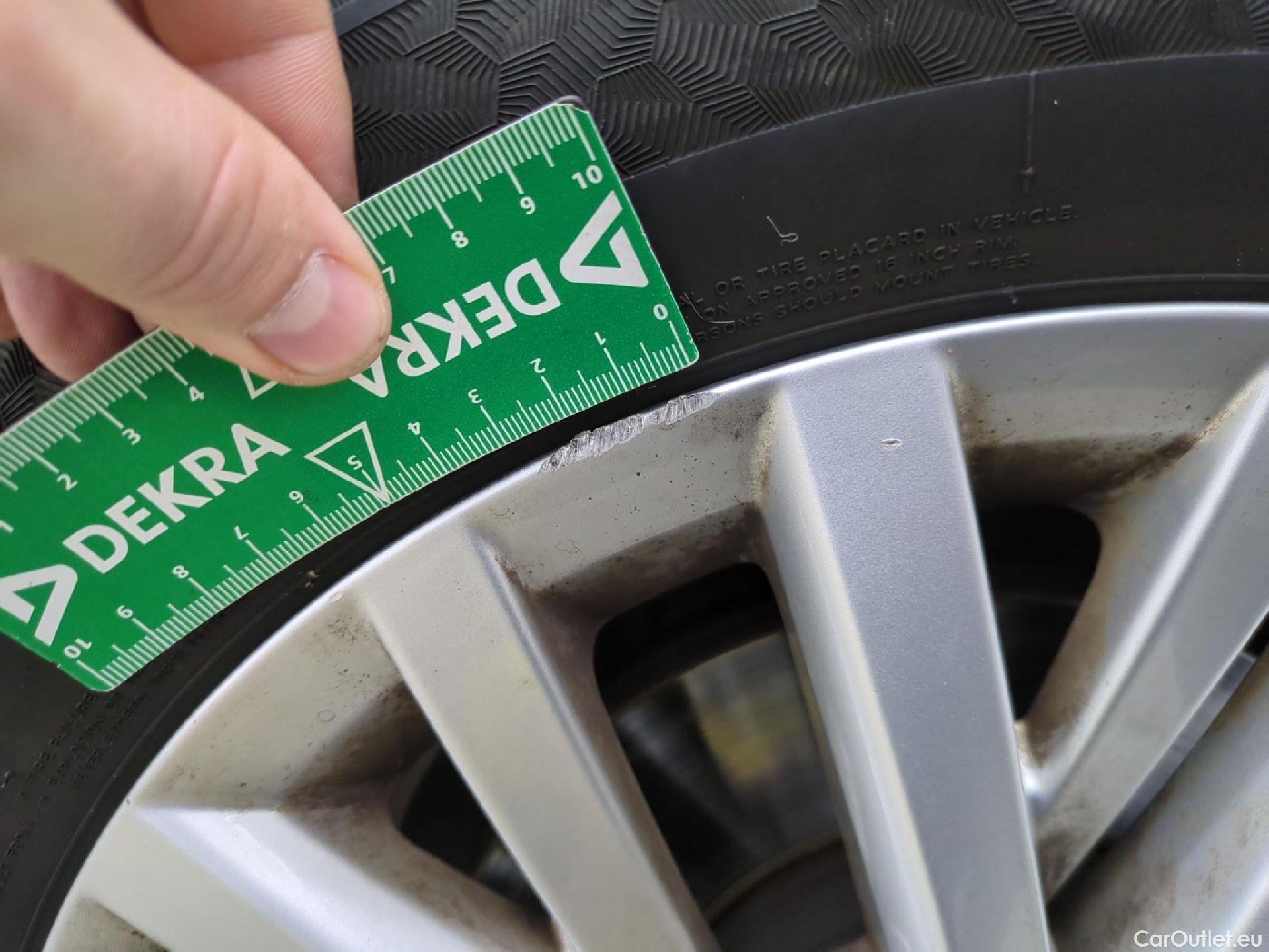  Volkswagen  T-ROC  Life Plus 2.0 TDI 115CV BVM6 E6d #7