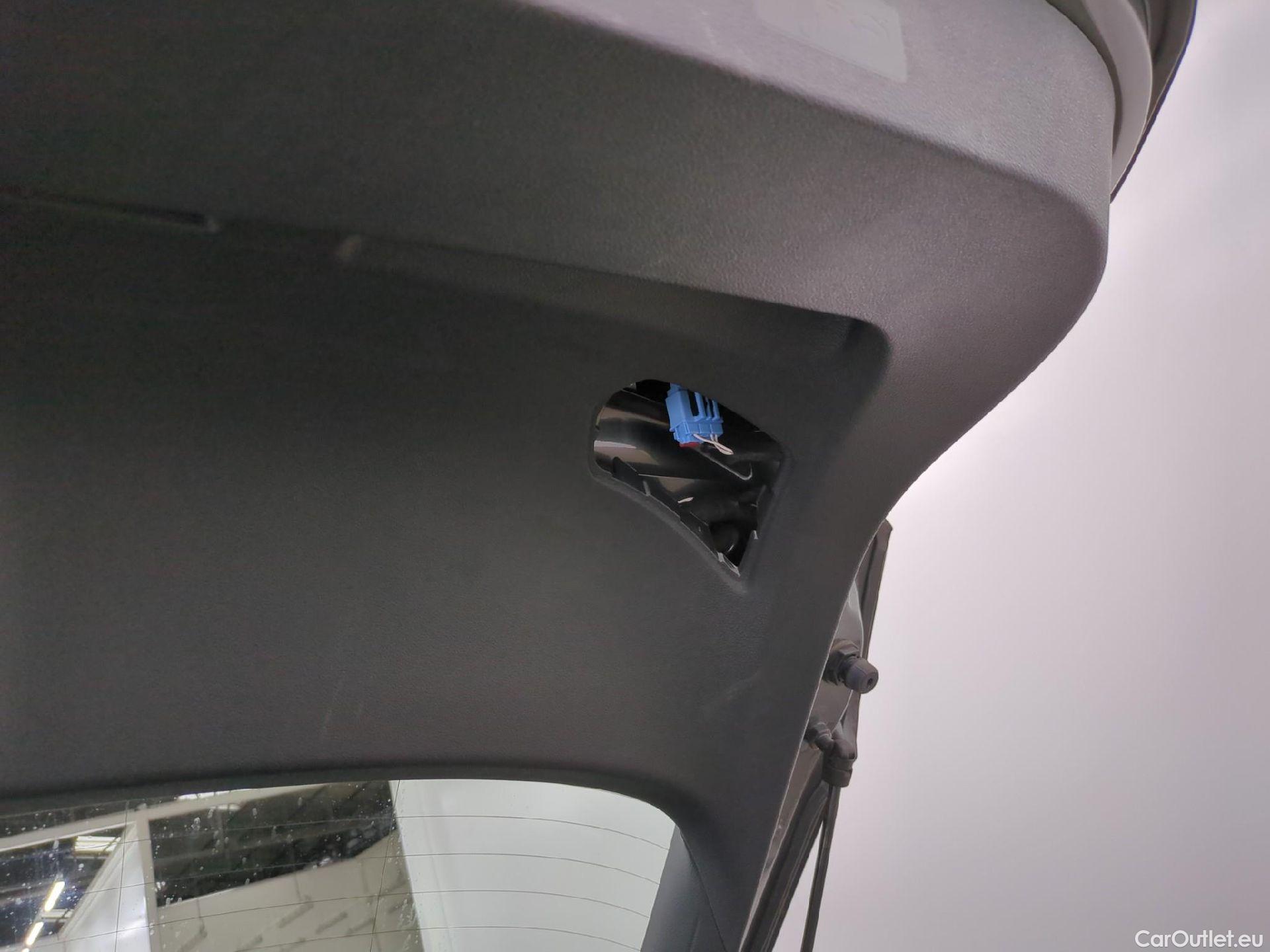  Volkswagen  T-ROC  Life Plus 2.0 TDI 115CV BVM6 E6d #2