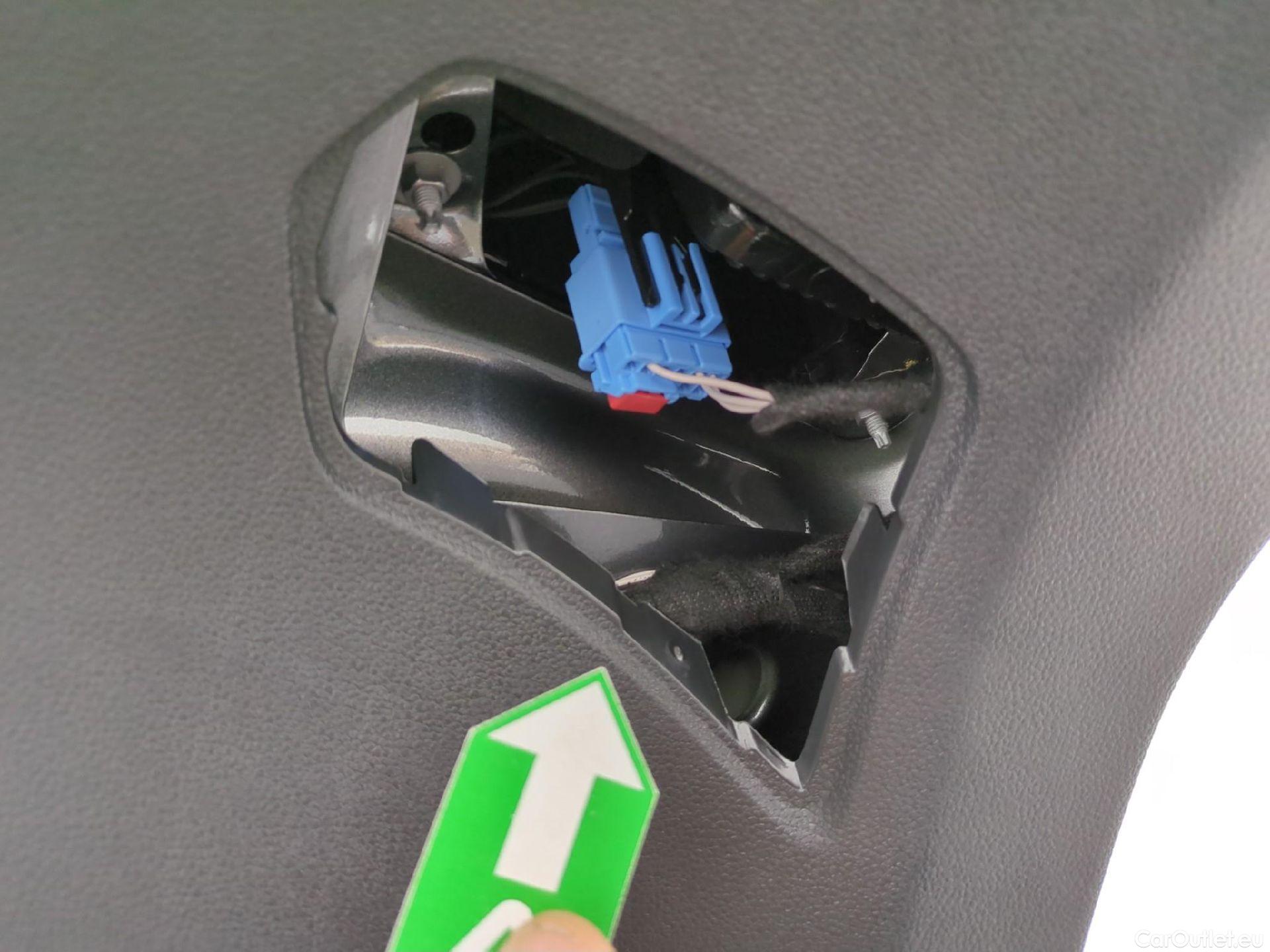  Volkswagen  T-ROC  Life Plus 2.0 TDI 115CV BVM6 E6d #1