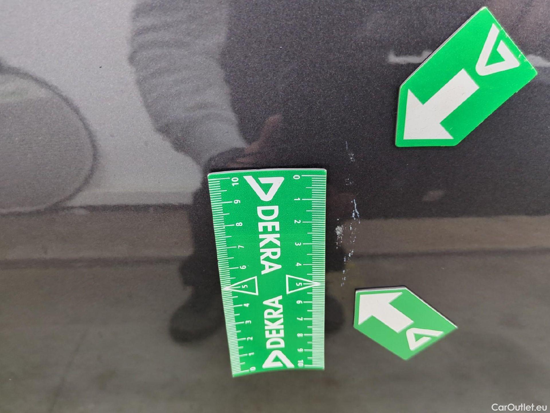  Toyota  Yaris TOYOTA  Hybride 5p Berline 1.5 VVT-I HYBRID France Business #11