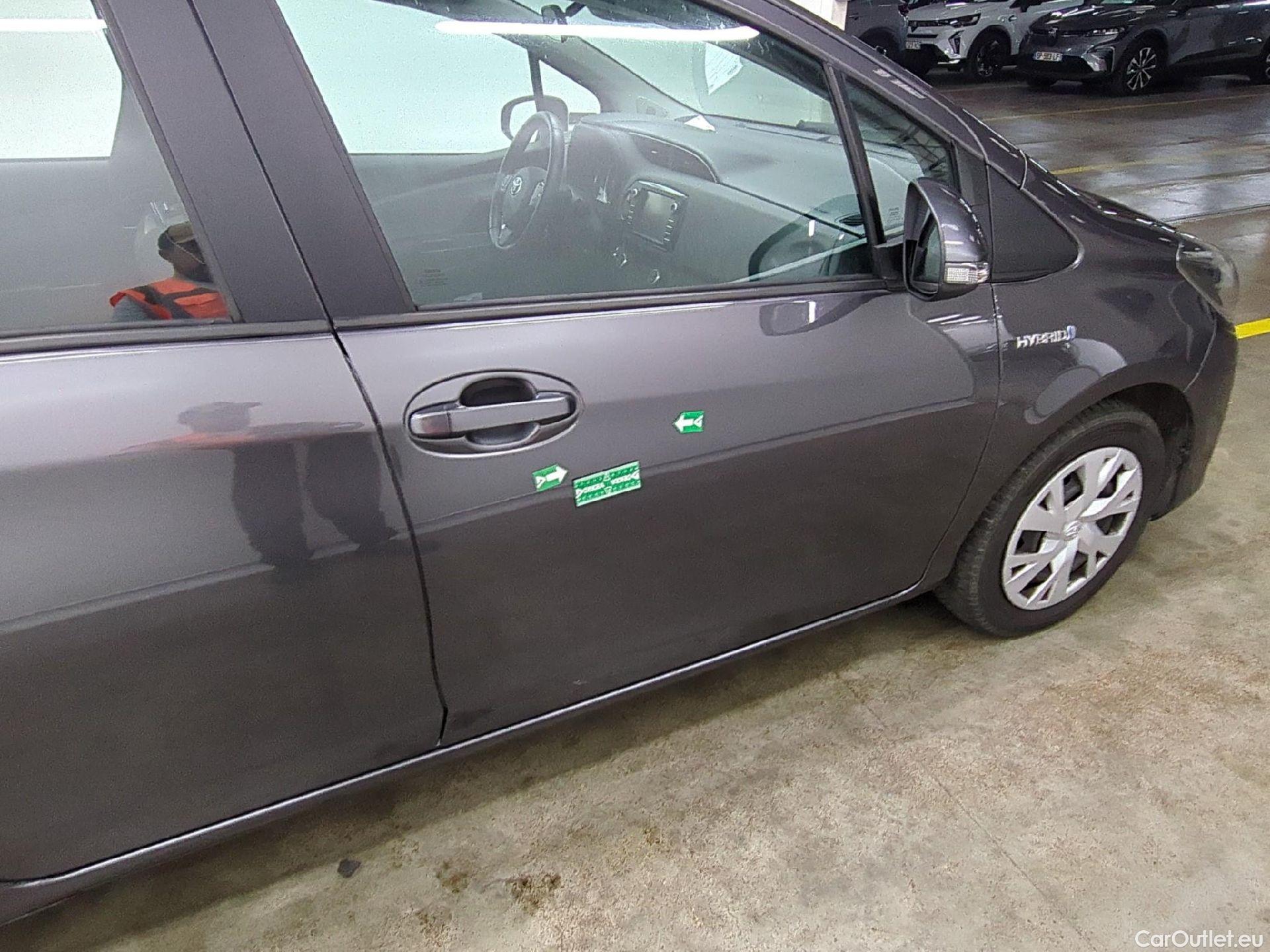  Toyota  Yaris TOYOTA  Hybride 5p Berline 1.5 VVT-I HYBRID France Business #18