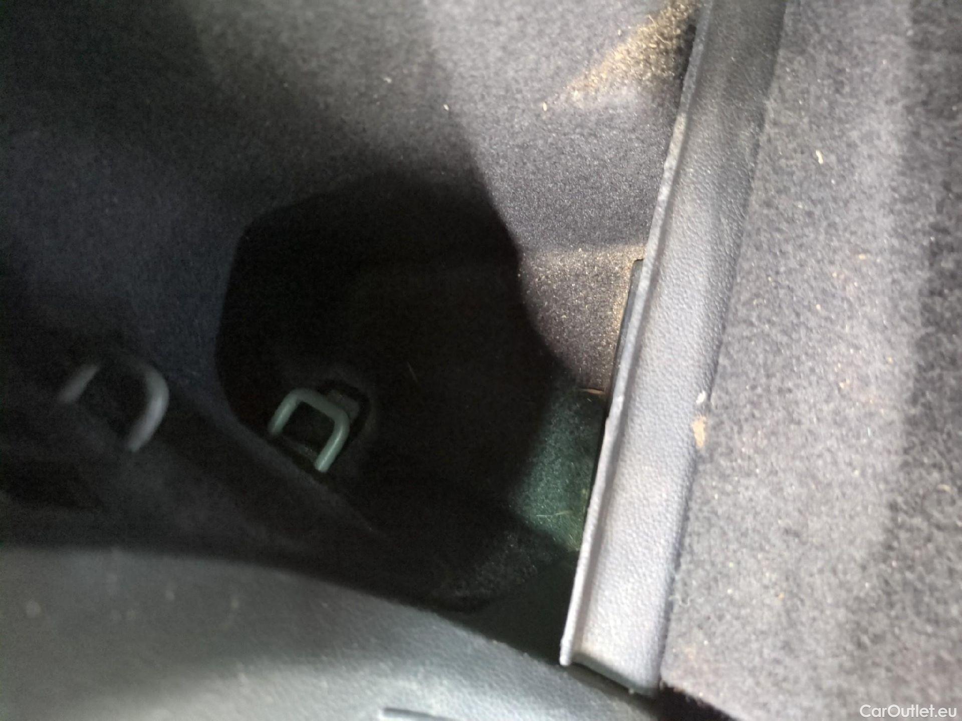  Volkswagen  Tiguan VOLKSWAGEN  / 2020 / 5P / SUV 1.4 eHybrid 245 DSG6 Elegance #4