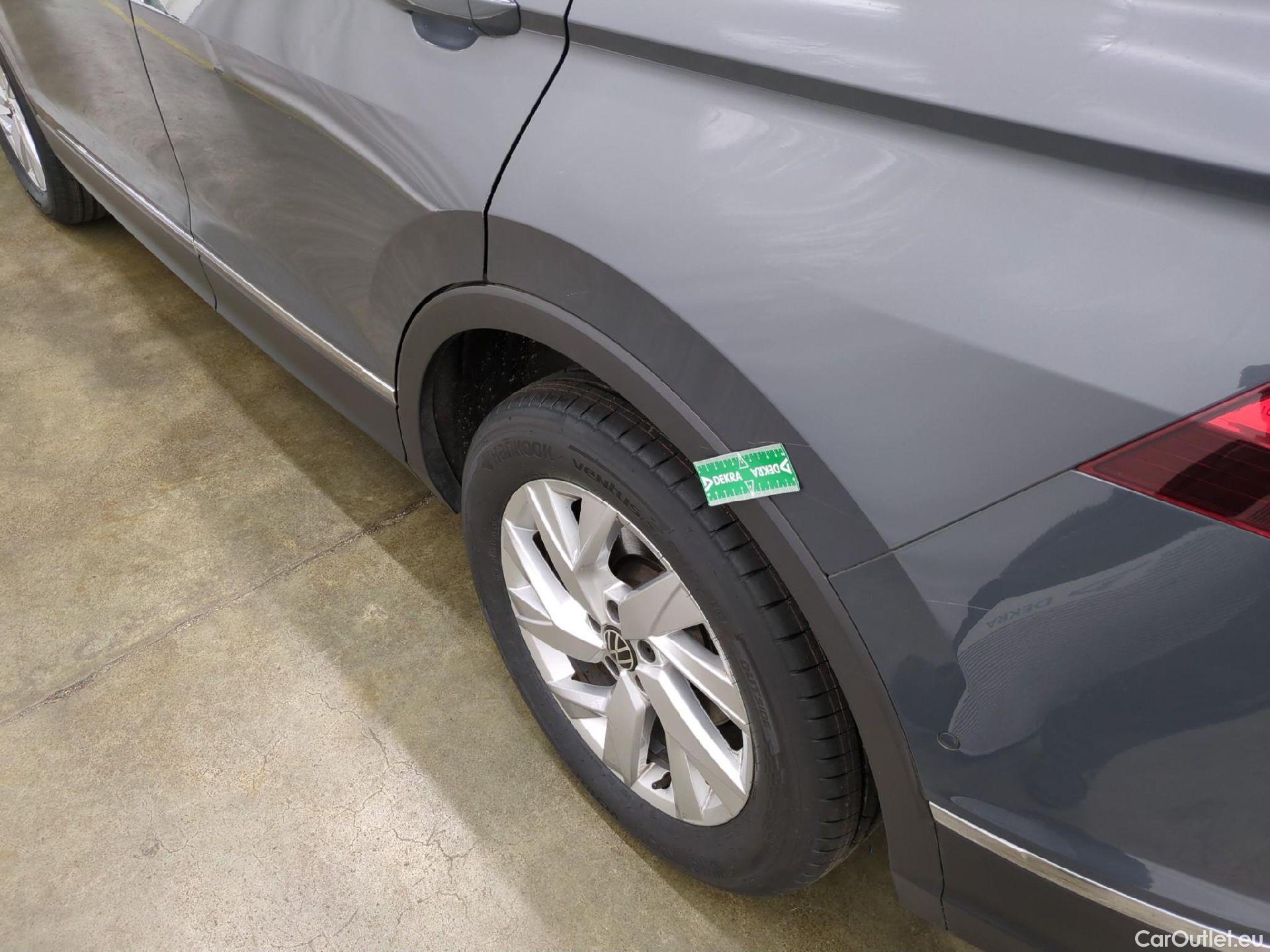  Volkswagen  Tiguan VOLKSWAGEN  / 2020 / 5P / SUV 1.4 eHybrid 245 DSG6 Elegance #28