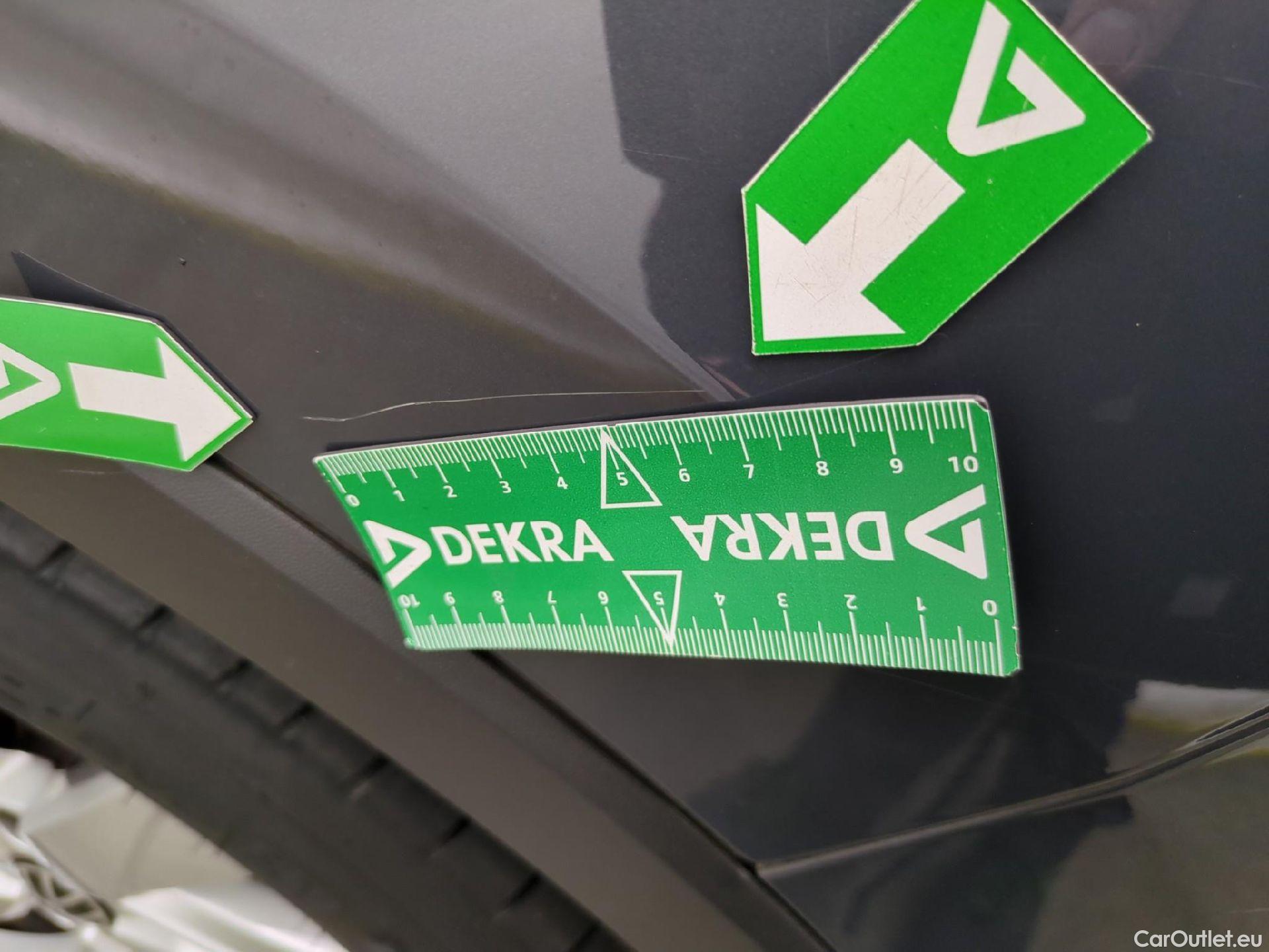  Volkswagen  Tiguan VOLKSWAGEN  / 2020 / 5P / SUV 1.4 eHybrid 245 DSG6 Elegance #31