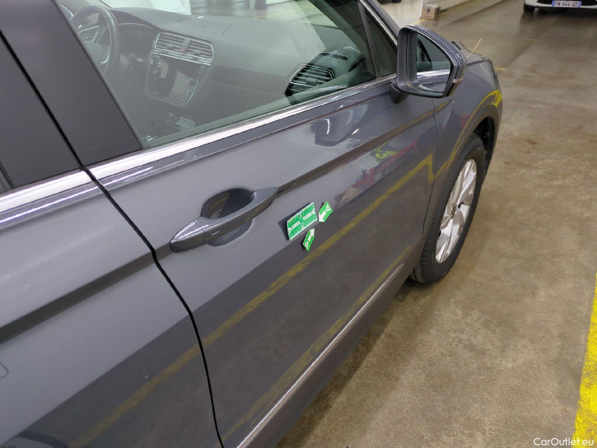  Volkswagen  Tiguan VOLKSWAGEN  / 2020 / 5P / SUV 1.4 eHybrid 245 DSG6 Elegance #13