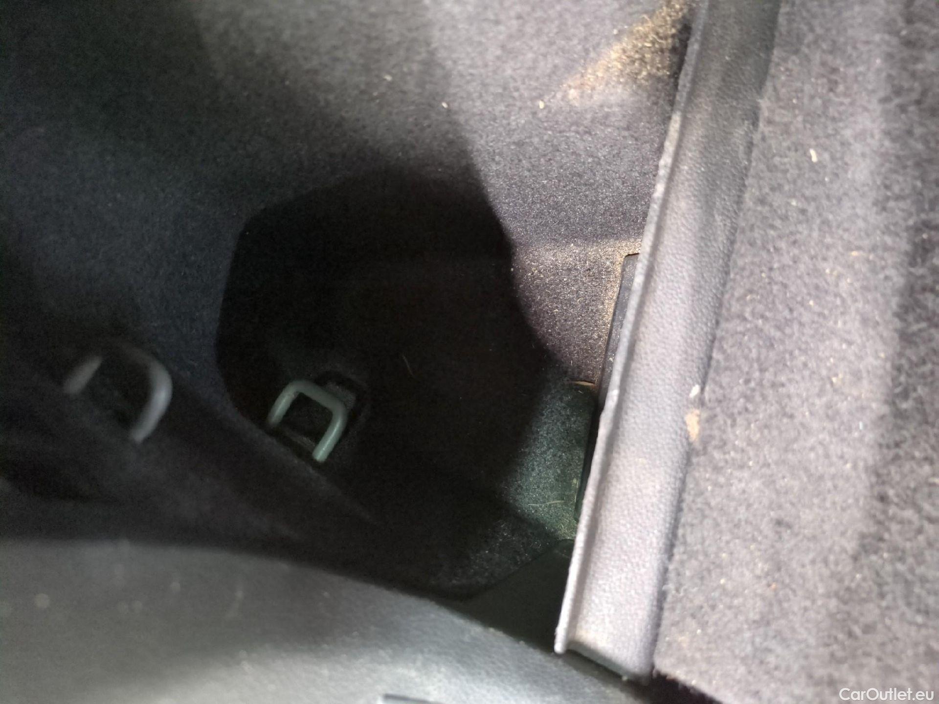  Volkswagen  Tiguan VOLKSWAGEN  / 2020 / 5P / SUV 1.4 eHybrid 245 DSG6 Elegance #5