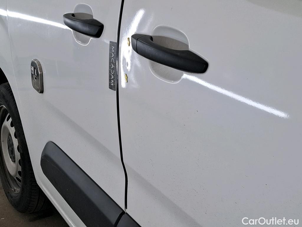  Peugeot  Partner PEUGEOT  / 2018 / 4P / Fourgonnette BHDI 100 S&S 100 S&S 1000KG STD ASPHALT #22