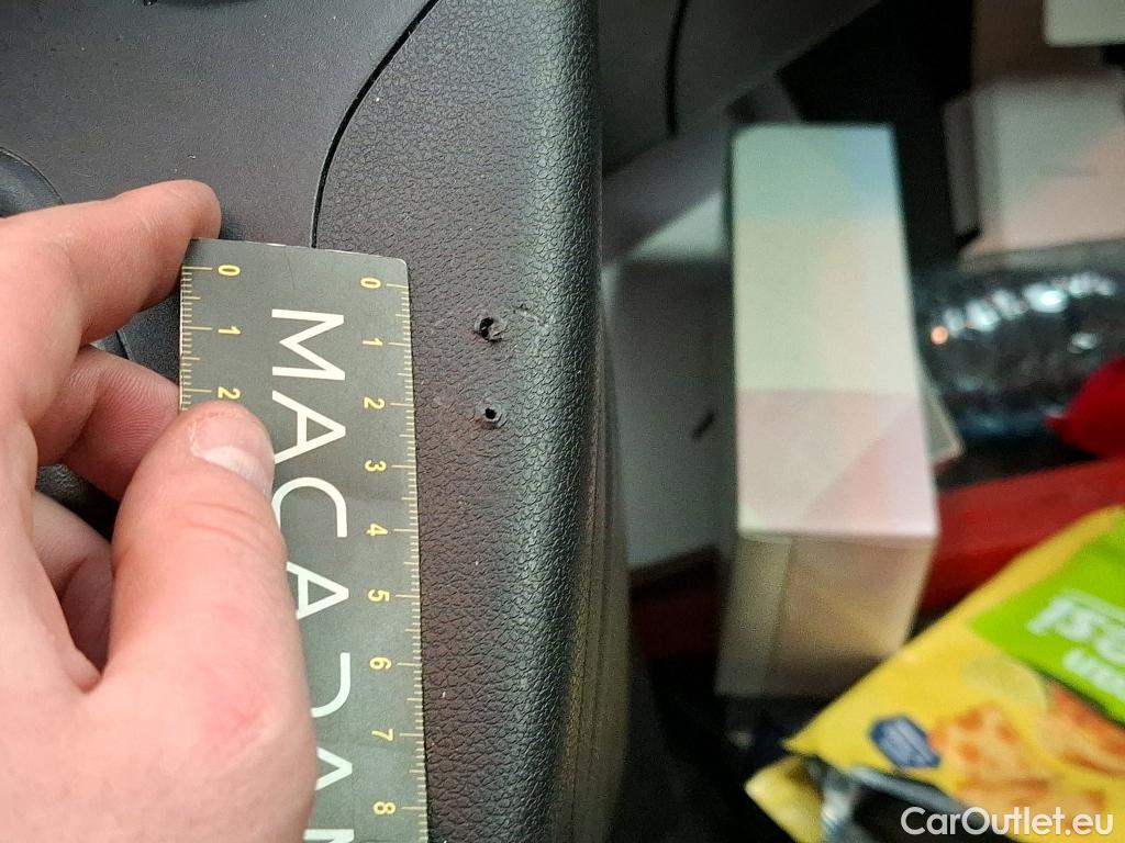  Peugeot  Partner PEUGEOT  / 2018 / 4P / Fourgonnette BHDI 100 S&S 100 S&S 1000KG STD ASPHALT #37