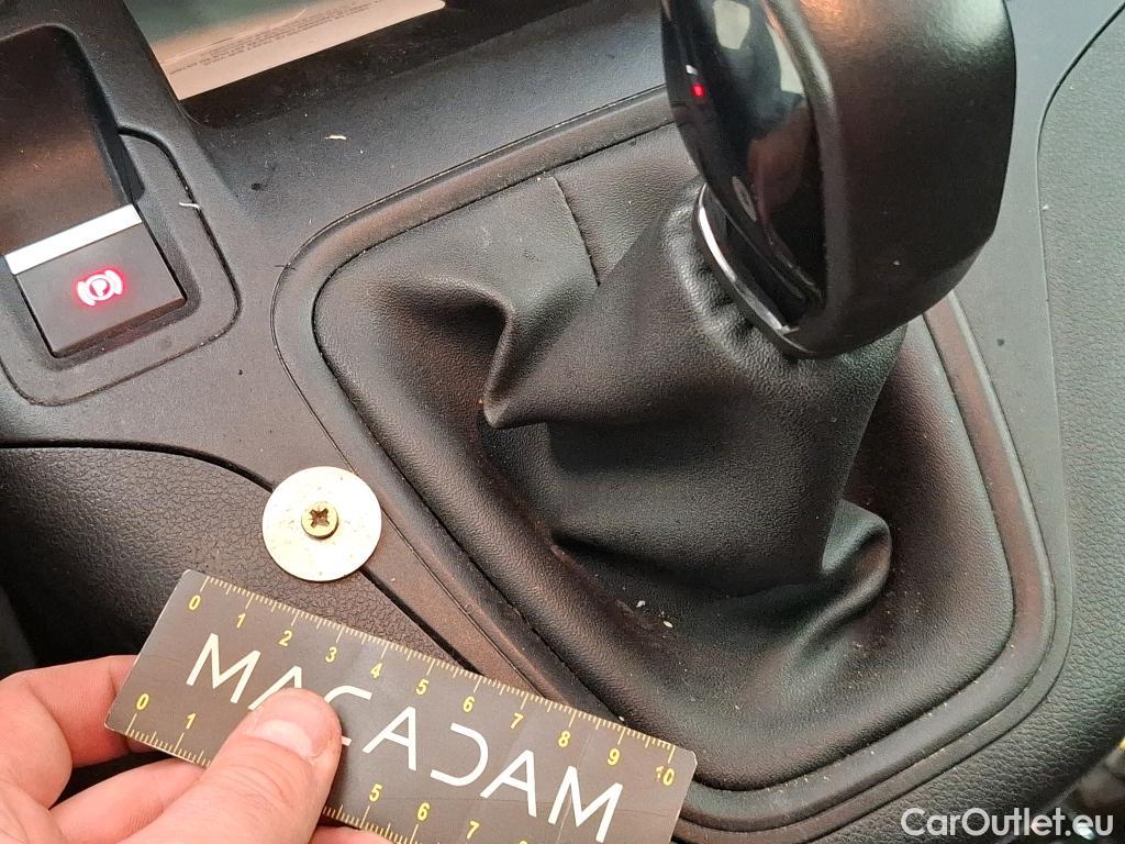  Peugeot  Partner PEUGEOT  / 2018 / 4P / Fourgonnette BHDI 100 S&S 100 S&S 1000KG STD ASPHALT #36