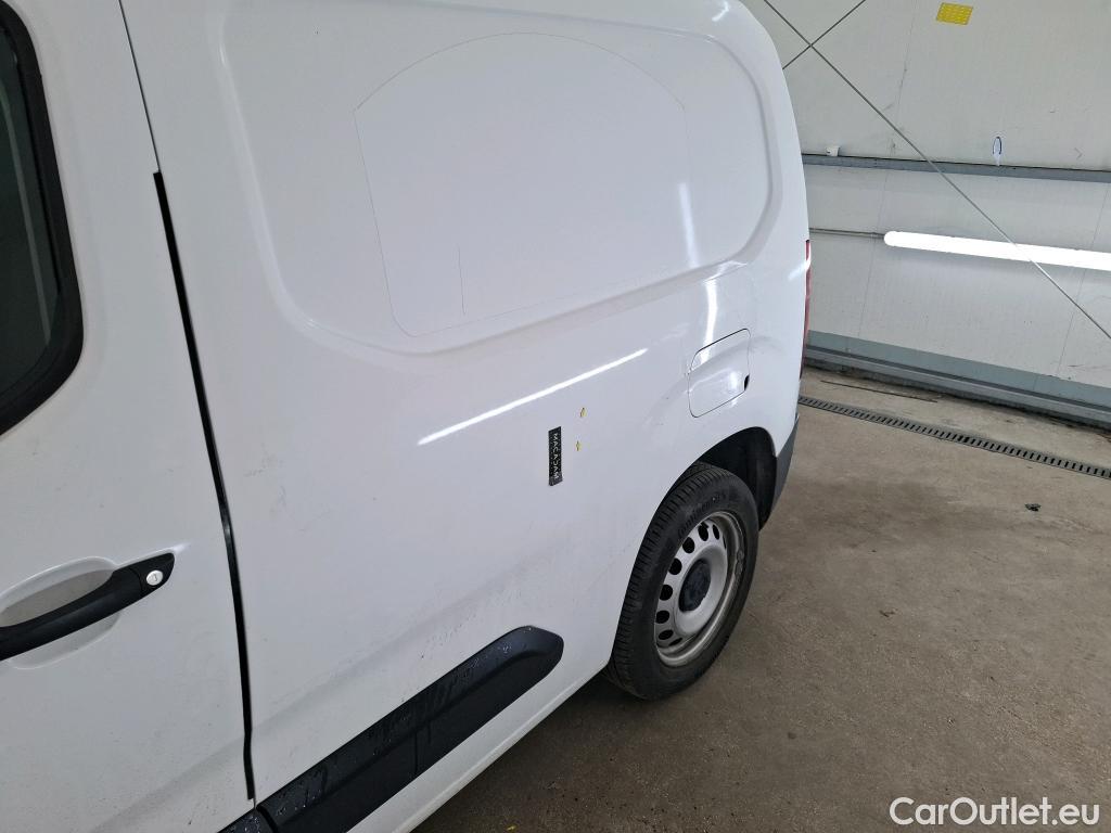 Peugeot  Partner PEUGEOT  / 2018 / 4P / Fourgonnette BHDI 100 S&S 100 S&S 1000KG STD ASPHALT #17