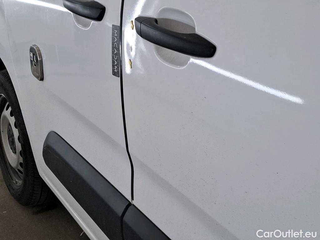  Peugeot  Partner PEUGEOT  / 2018 / 4P / Fourgonnette BHDI 100 S&S 100 S&S 1000KG STD ASPHALT #23