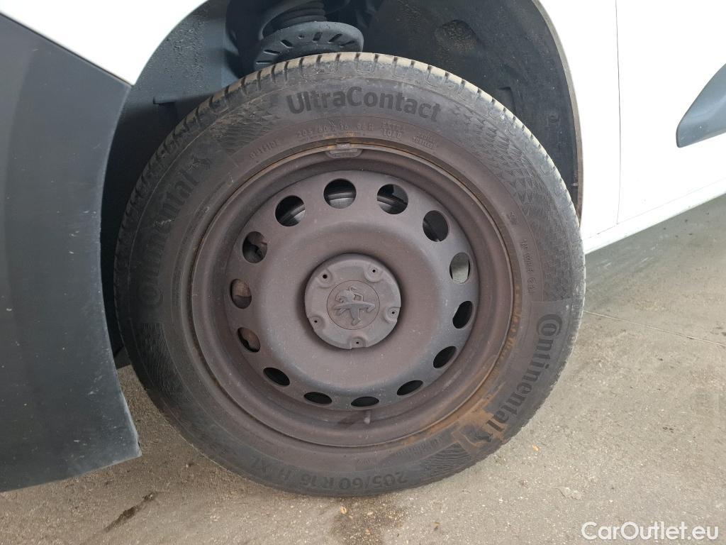  Peugeot  Partner PEUGEOT  / 2018 / 4P / Fourgonnette BHDI 100 S&S 100 S&S 1000KG STD ASPHALT #16