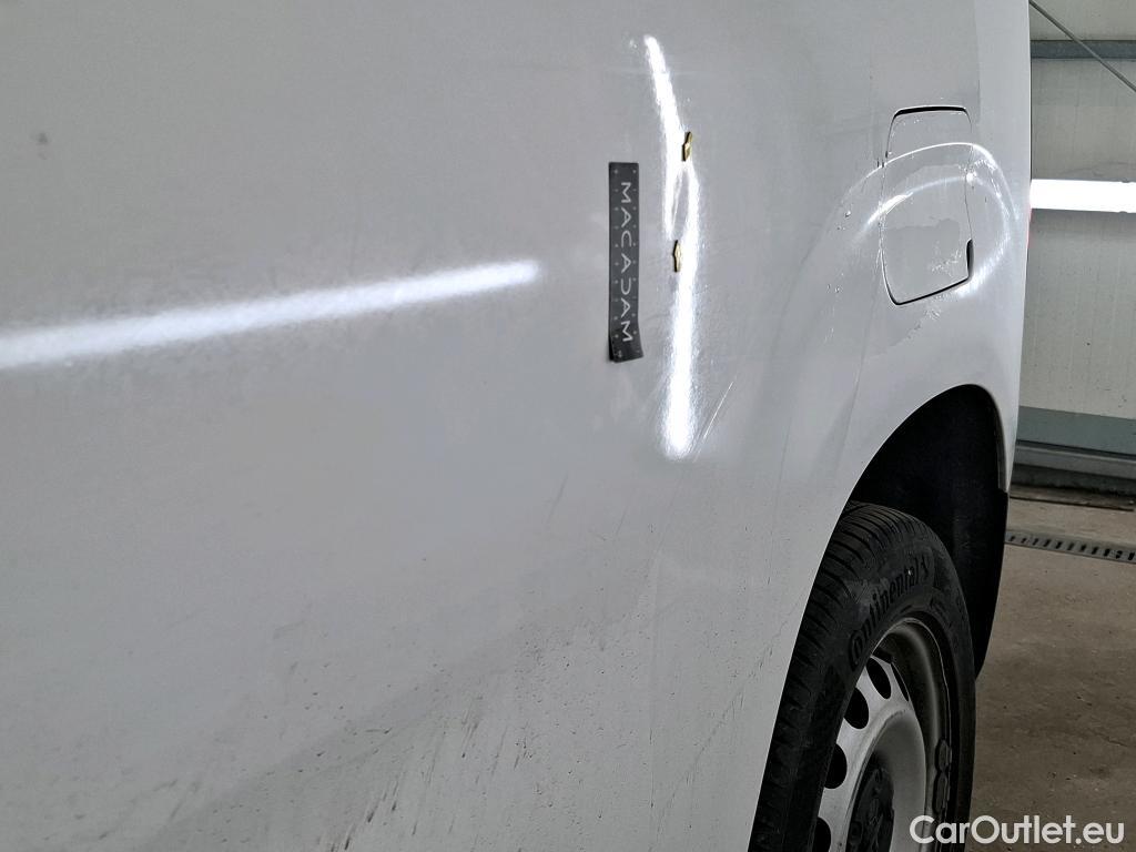  Peugeot  Partner PEUGEOT  / 2018 / 4P / Fourgonnette BHDI 100 S&S 100 S&S 1000KG STD ASPHALT #18