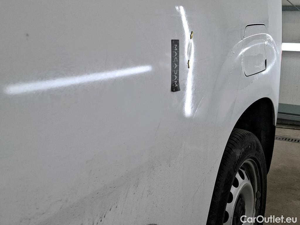  Peugeot  Partner PEUGEOT  / 2018 / 4P / Fourgonnette BHDI 100 S&S 100 S&S 1000KG STD ASPHALT #19