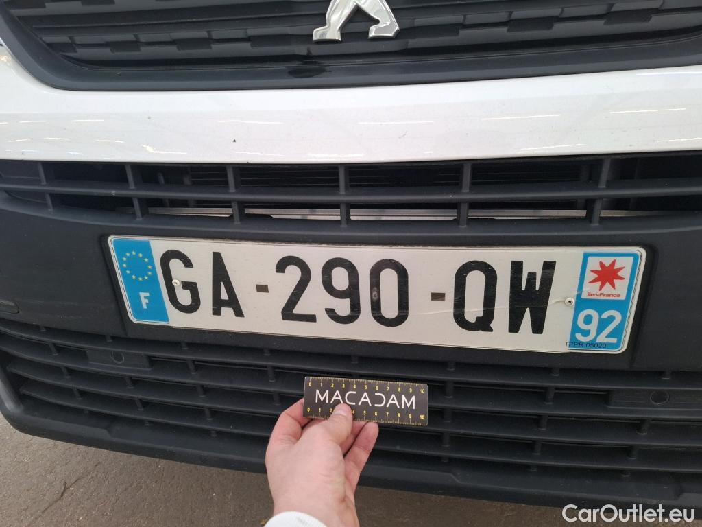  Peugeot  Partner PEUGEOT  / 2018 / 4P / Fourgonnette BHDI 100 S&S 100 S&S 1000KG STD ASPHALT #28