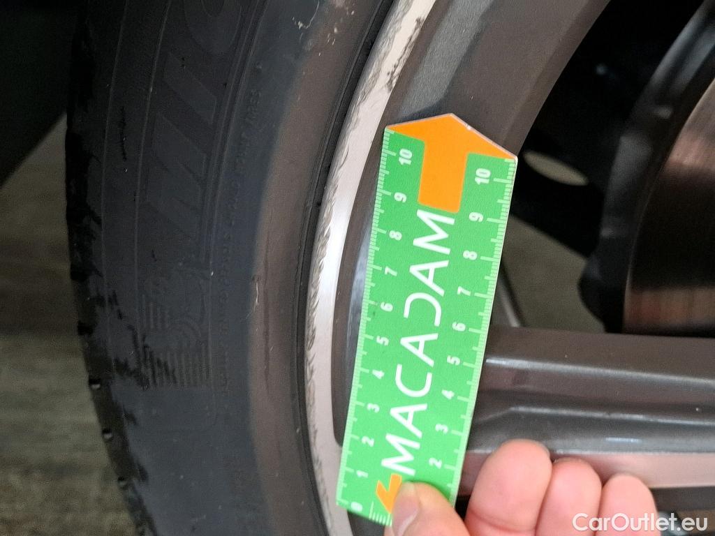  Bmw  Serie 1 BMW Série 1 / 2019 / 5P / Berline 116i DKG7 Business Design #6