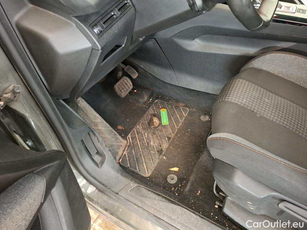  Peugeot  5008  Active Business 1.2 PureTech 130CV BVA8 7 Sieges E6d #1