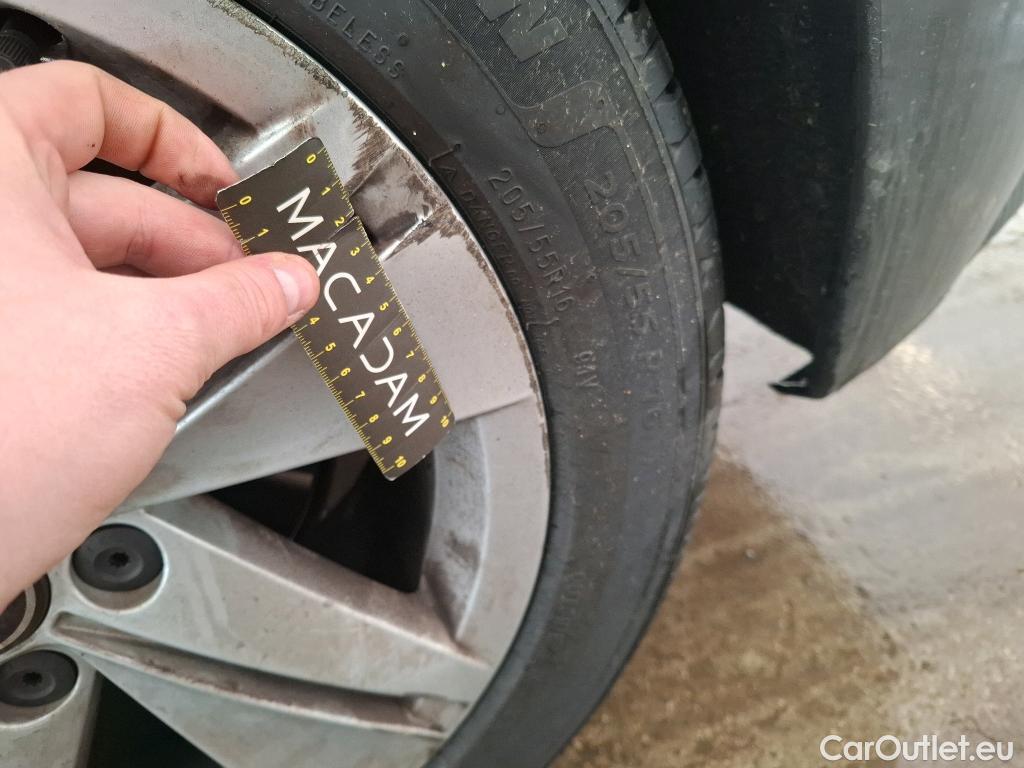  Volkswagen  Golf  VOLKSWAGEN / 2020 / 5P / Berline 1.0 eTSI OPF 110 DSG7 Life Business #35