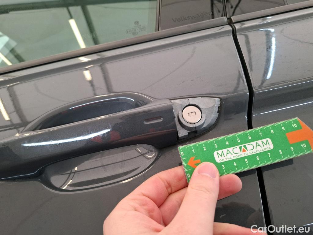  Volkswagen  Tiguan VOLKSWAGEN  / 2020 / 5P / SUV 1.5 TSI 150 DSG7 LIFE BUSI #36