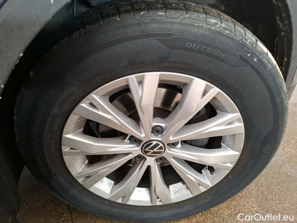  Volkswagen  Tiguan VOLKSWAGEN  / 2020 / 5P / SUV 1.5 TSI 150 DSG7 LIFE BUSI #14