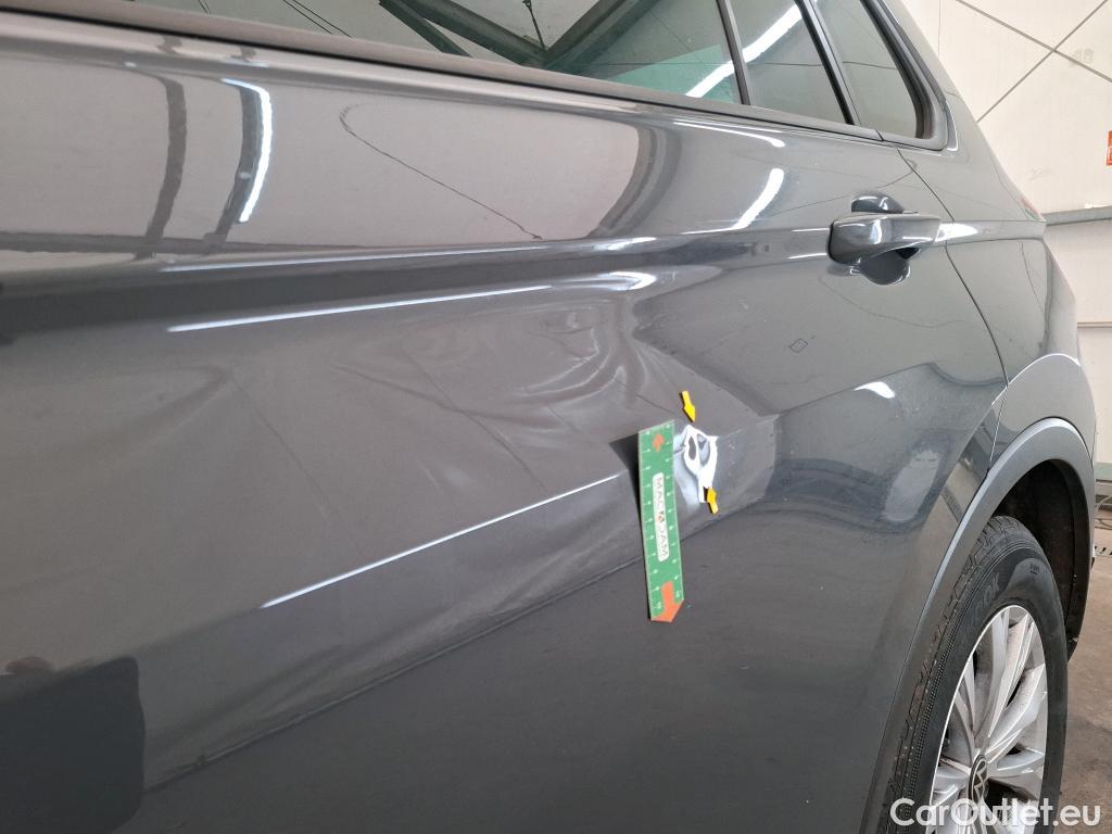  Volkswagen  Tiguan VOLKSWAGEN  / 2020 / 5P / SUV 1.5 TSI 150 DSG7 LIFE BUSI #29