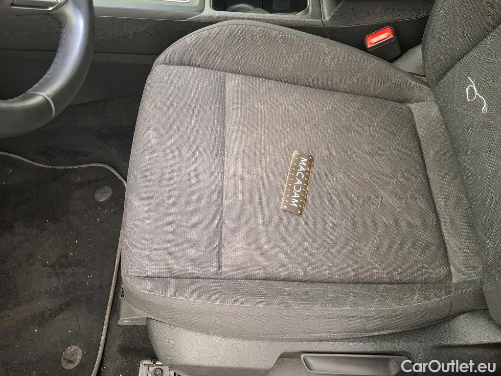  Volkswagen  Golf  VOLKSWAGEN / 2020 / 5P / Berline 1.0 eTSI OPF 110 DSG7 Life Business #43