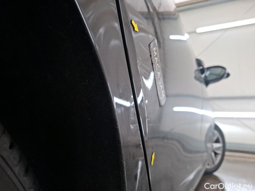  Volkswagen  Golf  VOLKSWAGEN / 2020 / 5P / Berline 1.0 eTSI OPF 110 DSG7 Life Business #10