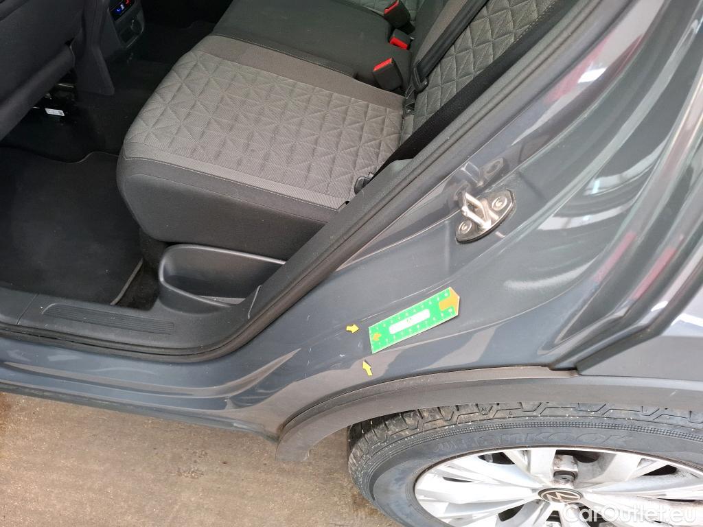  Volkswagen  Tiguan VOLKSWAGEN  / 2020 / 5P / SUV 1.5 TSI 150 DSG7 LIFE BUSI #24