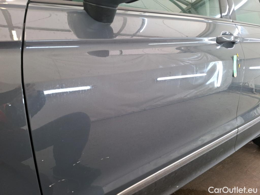  Volkswagen  Tiguan VOLKSWAGEN  / 2020 / 5P / SUV 1.5 TSI 150 DSG7 LIFE BUSI #26