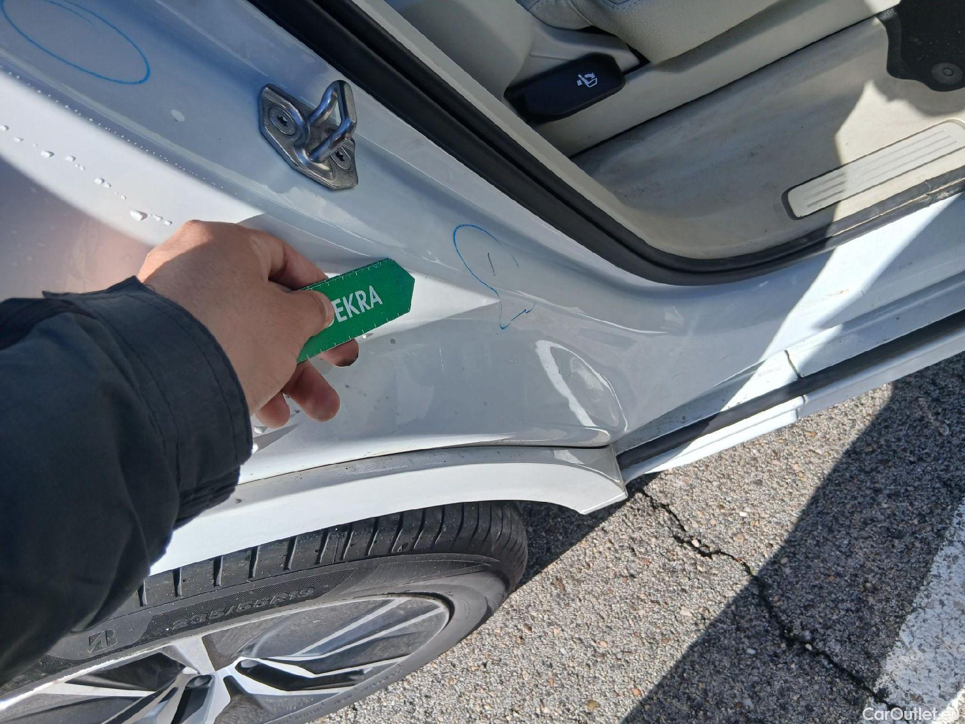  Volvo  XC90 VOLVO  / 2019 / 5P / todoterreno 2.0 B5 D AWD Momentum Pro Auto #15