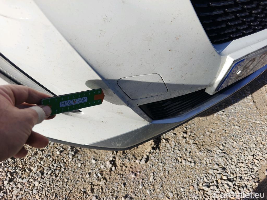  Peugeot  2008 PEUGEOT  / 2019 / 5P / todoterreno Allure BlueHDI 81kW (110CV) #36