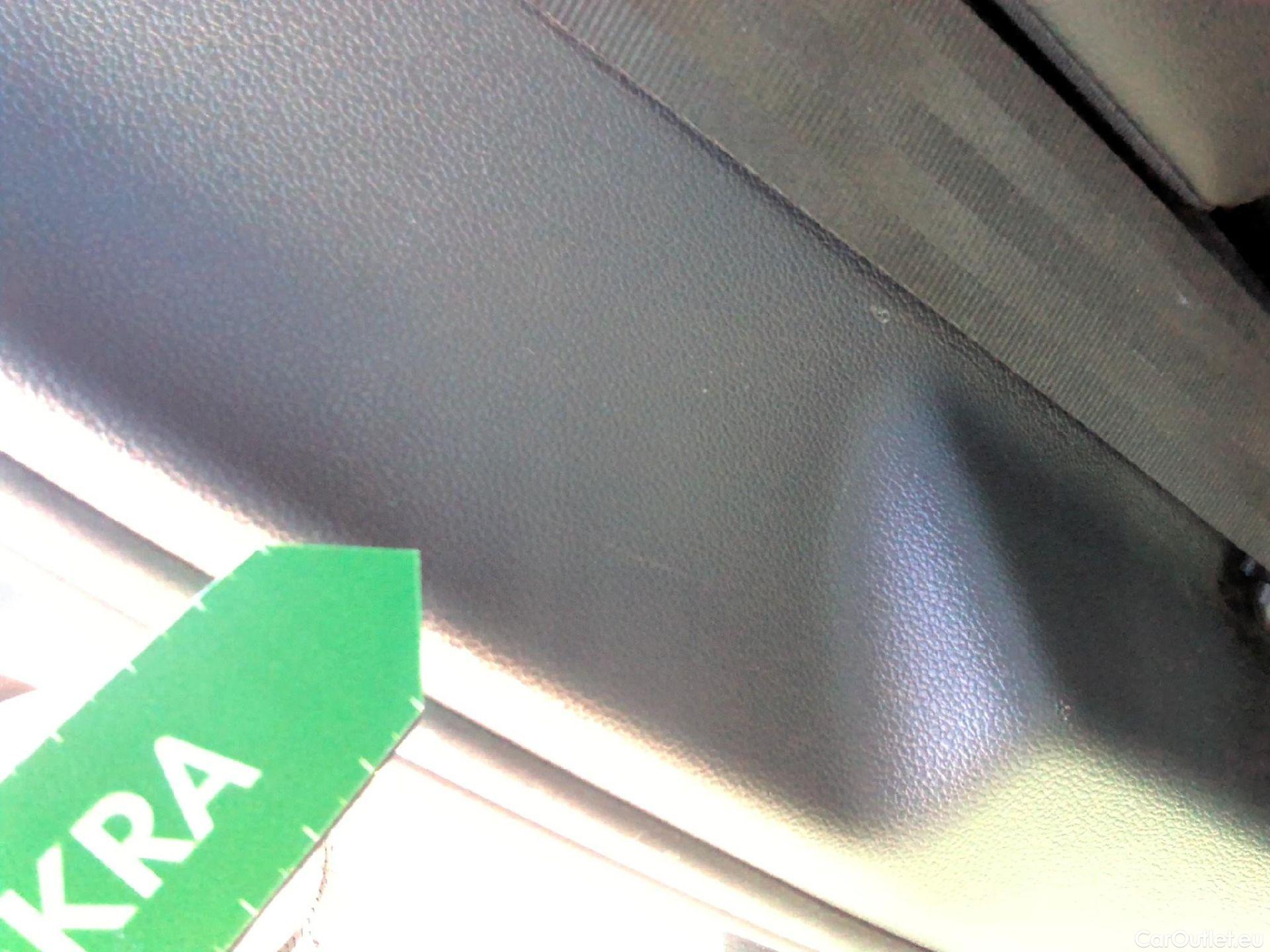  Volkswagen  Tiguan VOLKSWAGEN  / 2020 / 5P / todoterreno R-Line 2.0 TDI 110kW (150CV) DSG #48