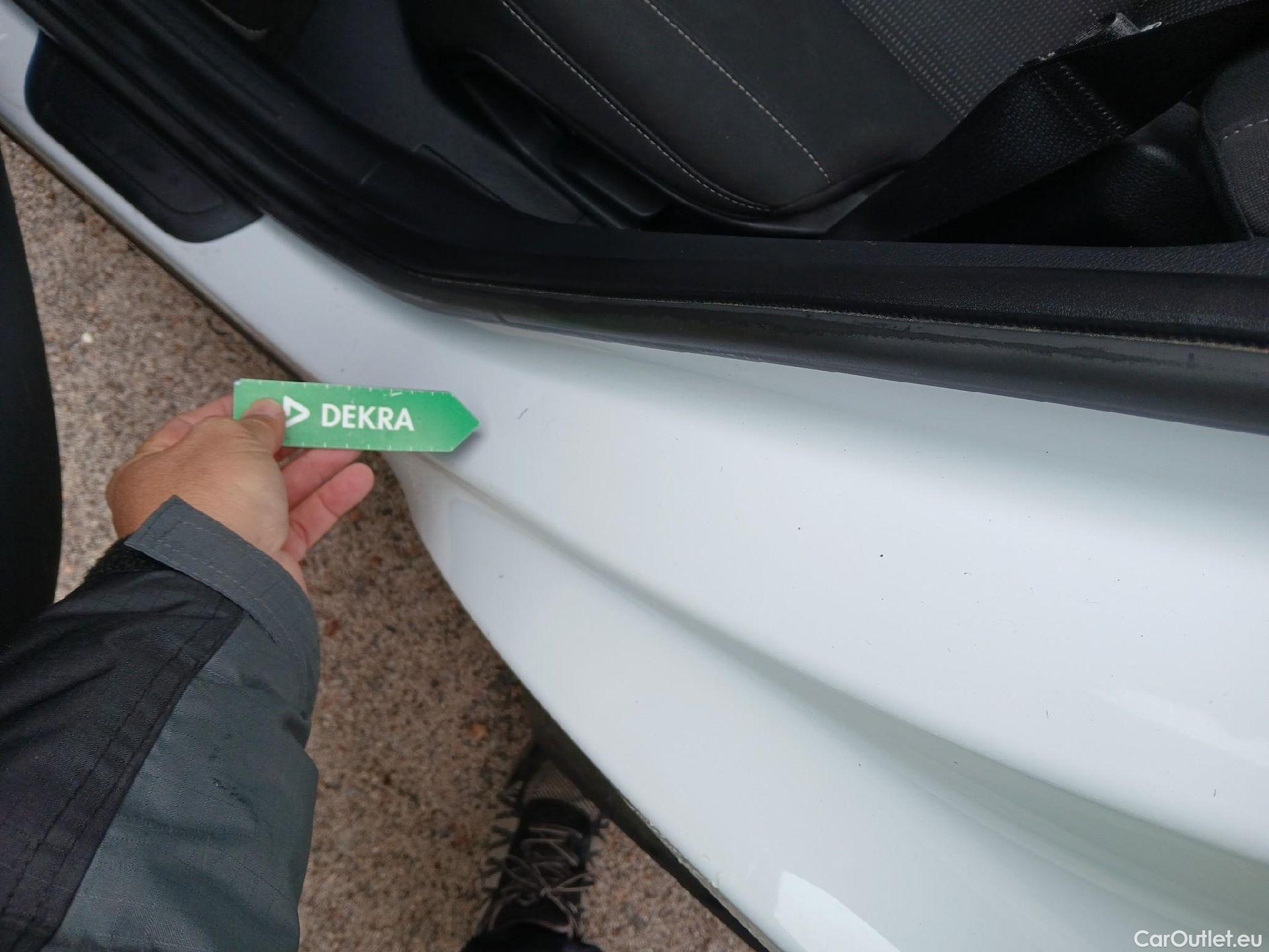  KIA  Sportage KIA  / 2022 / 5P / todoterreno 1.6 T-GDi 110kW (150CV) Drive 4x2 (AC2) #13