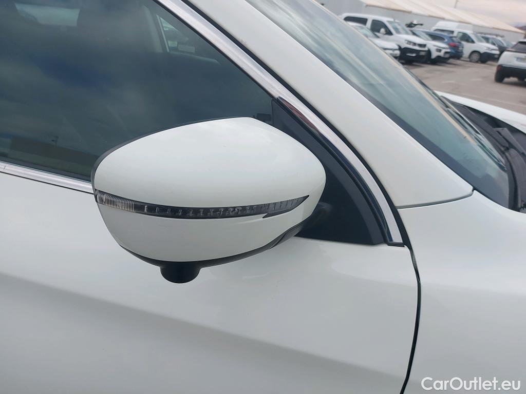  Nissan  Qashqai NISSAN  / 2017 / 5P / todoterreno dCi 85 kW (115 CV) E6D N-CONNECTA #40