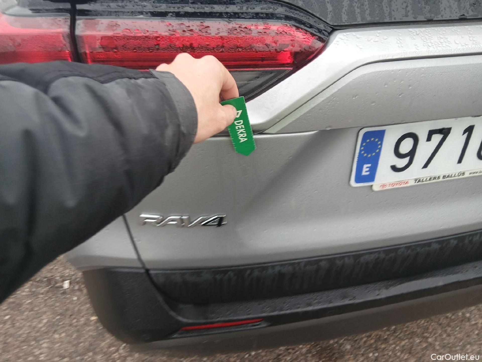  Toyota  RAV4 TOYOTA  / 2018 / 5P / todoterreno 2.5l Advance #24