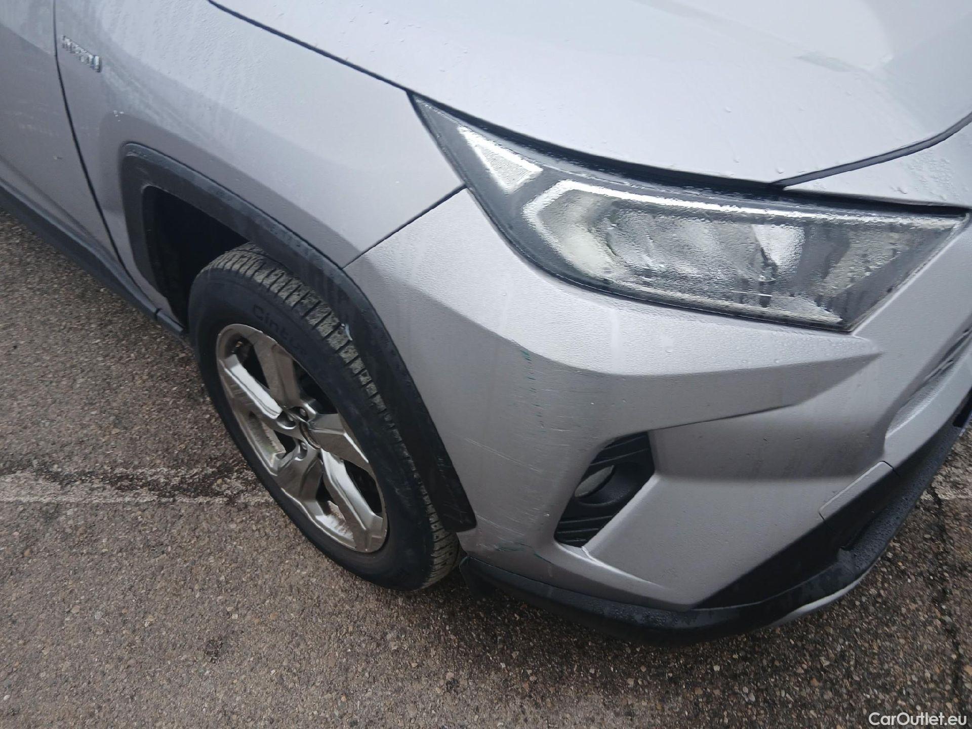  Toyota  RAV4 TOYOTA  / 2018 / 5P / todoterreno 2.5l Advance #2