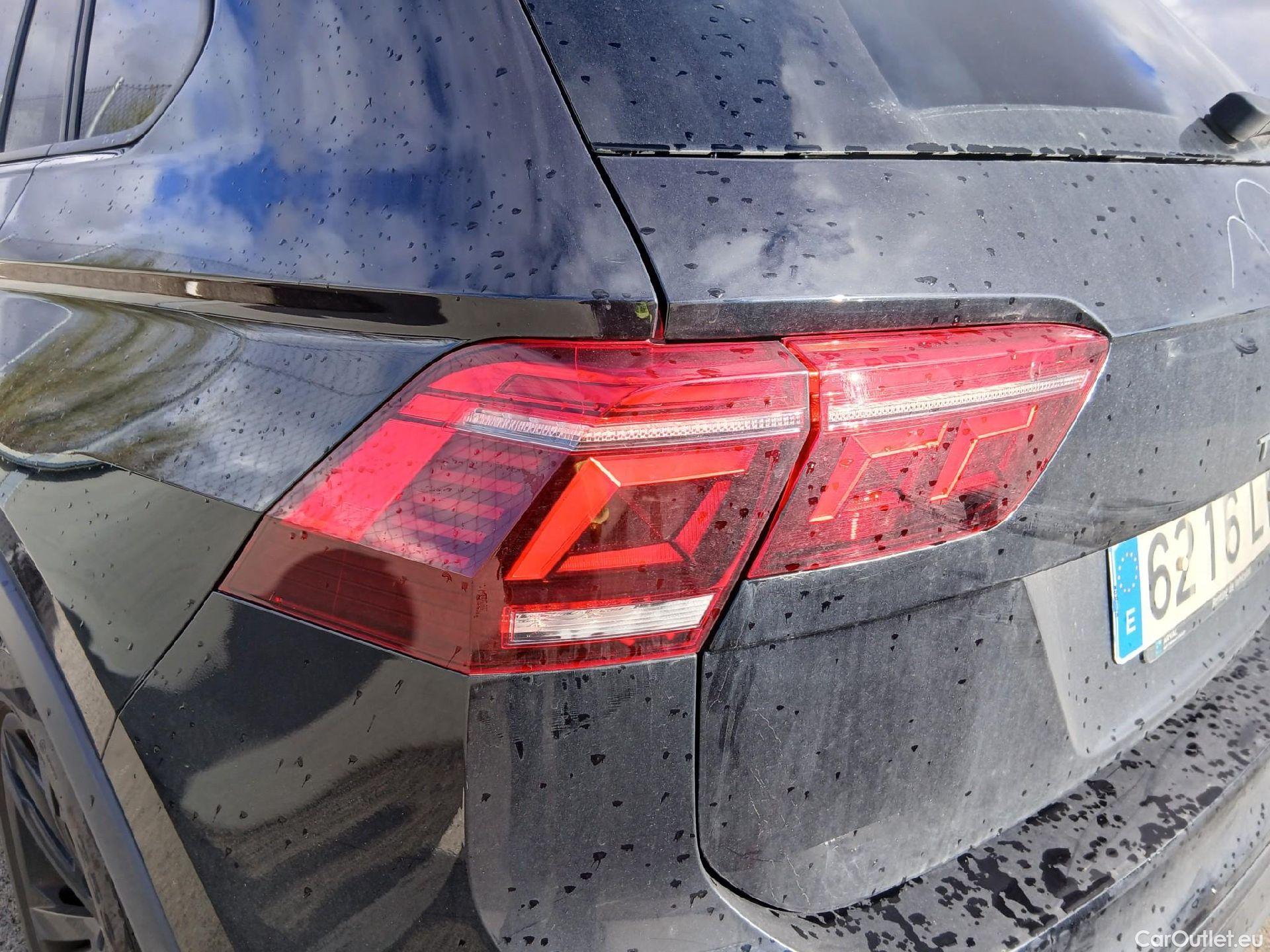  Volkswagen  Tiguan VOLKSWAGEN  / 2020 / 5P / todoterreno R-Line 2.0 TDI 110kW (150CV) DSG #39