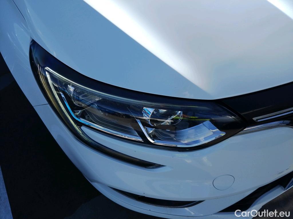  Renault  Megane RENAULT Mégane / 2015 / 5P / familiar Sp. Tourer Zen En. dCi 81kW (110CV) #11
