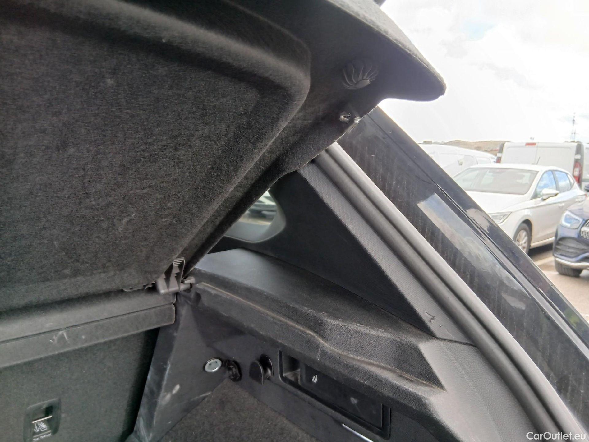  Volkswagen  Tiguan VOLKSWAGEN  / 2020 / 5P / todoterreno R-Line 2.0 TDI 110kW (150CV) DSG #28