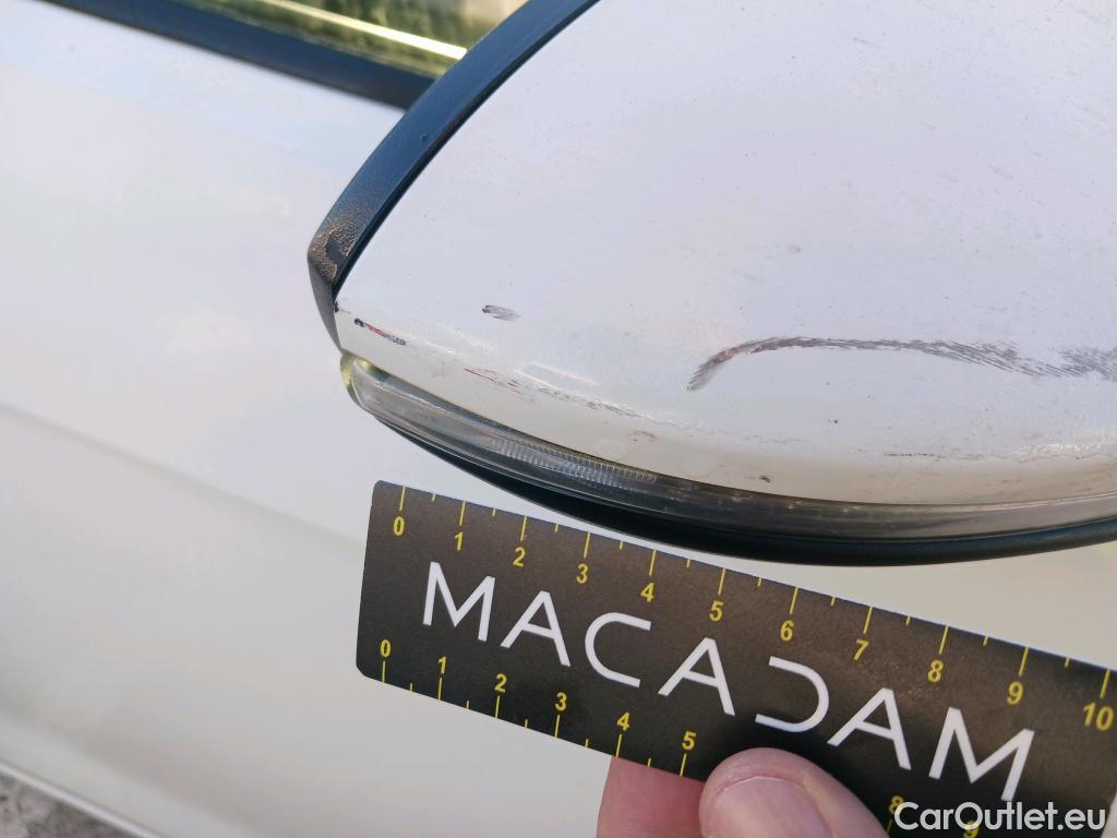  Volkswagen  Golf  VOLKSWAGEN / 2016 / 5P / berlina con portón Last Edition 1.6 TDI 85kW (115CV) #23