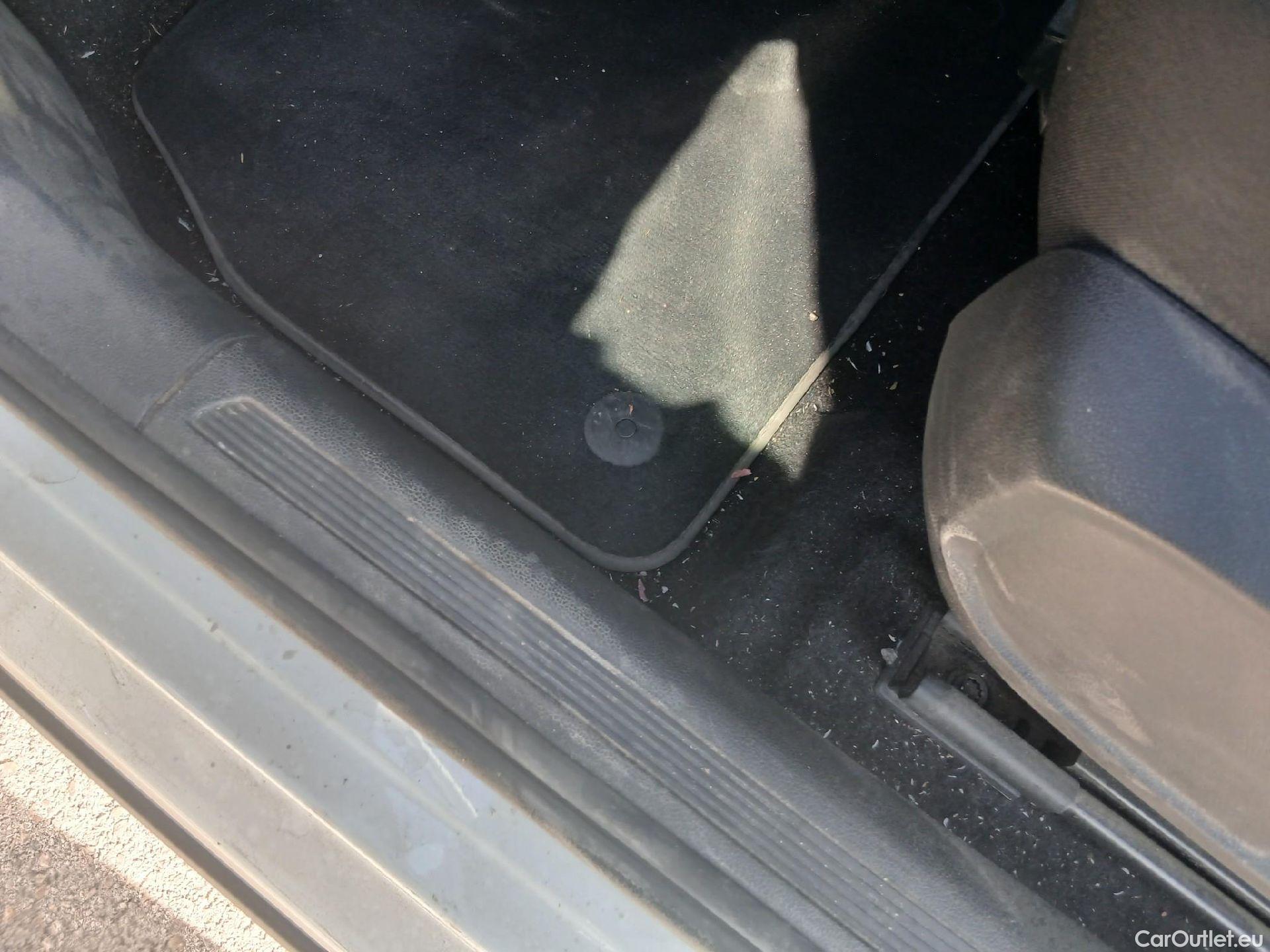  Volkswagen  Taigo VOLKSWAGEN  / 2021 / 5P / todoterreno Life 1.0 TSI 81kW (110CV) #2