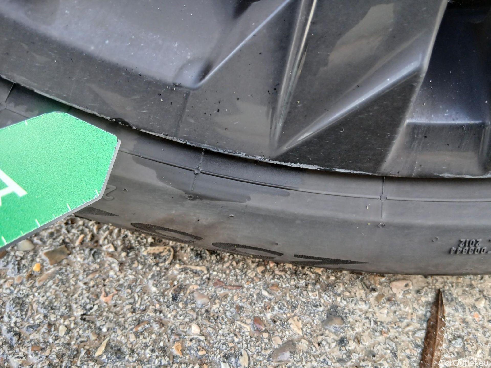  Volkswagen  Tiguan VOLKSWAGEN  / 2020 / 5P / todoterreno R-Line 2.0 TDI 110kW (150CV) DSG #8