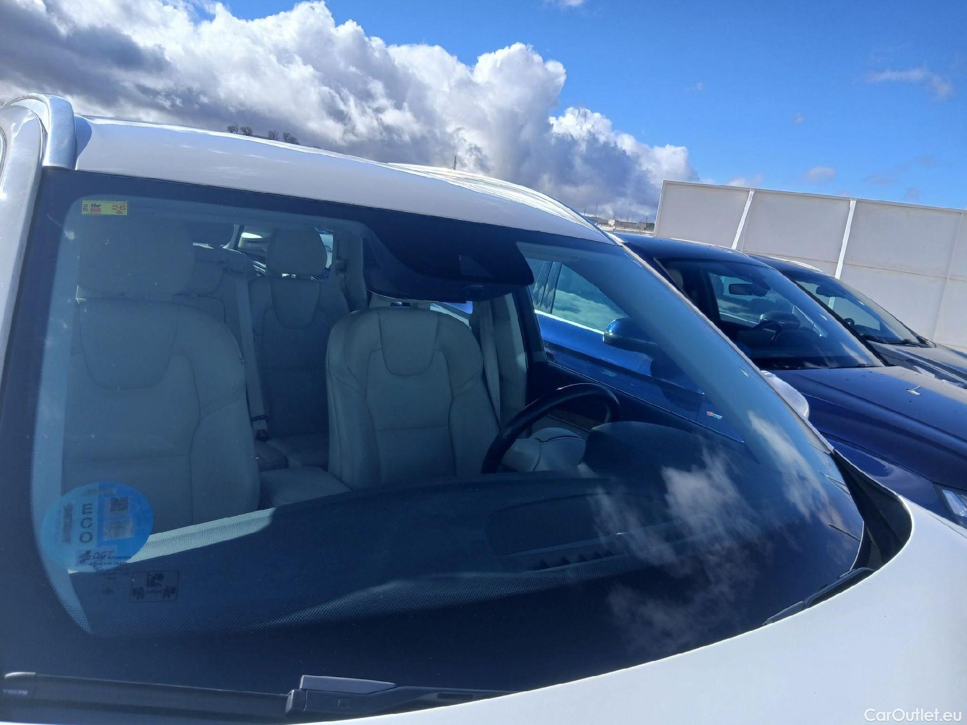  Volvo  XC90 VOLVO  / 2019 / 5P / todoterreno 2.0 B5 D AWD Momentum Pro Auto #3