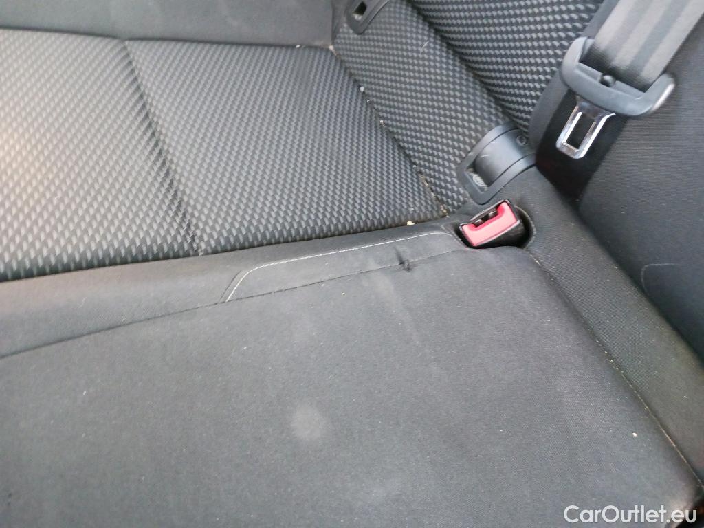  Volkswagen  Golf  VOLKSWAGEN / 2016 / 5P / berlina con portón Last Edition 1.6 TDI 85kW (115CV) #1