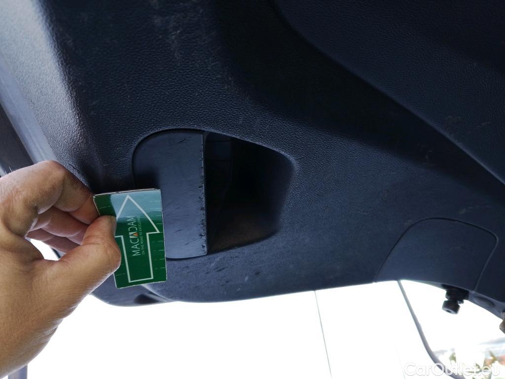  Renault  Megane RENAULT Mégane / 2015 / 5P / familiar Sp. Tourer Zen En. dCi 81kW (110CV) #4