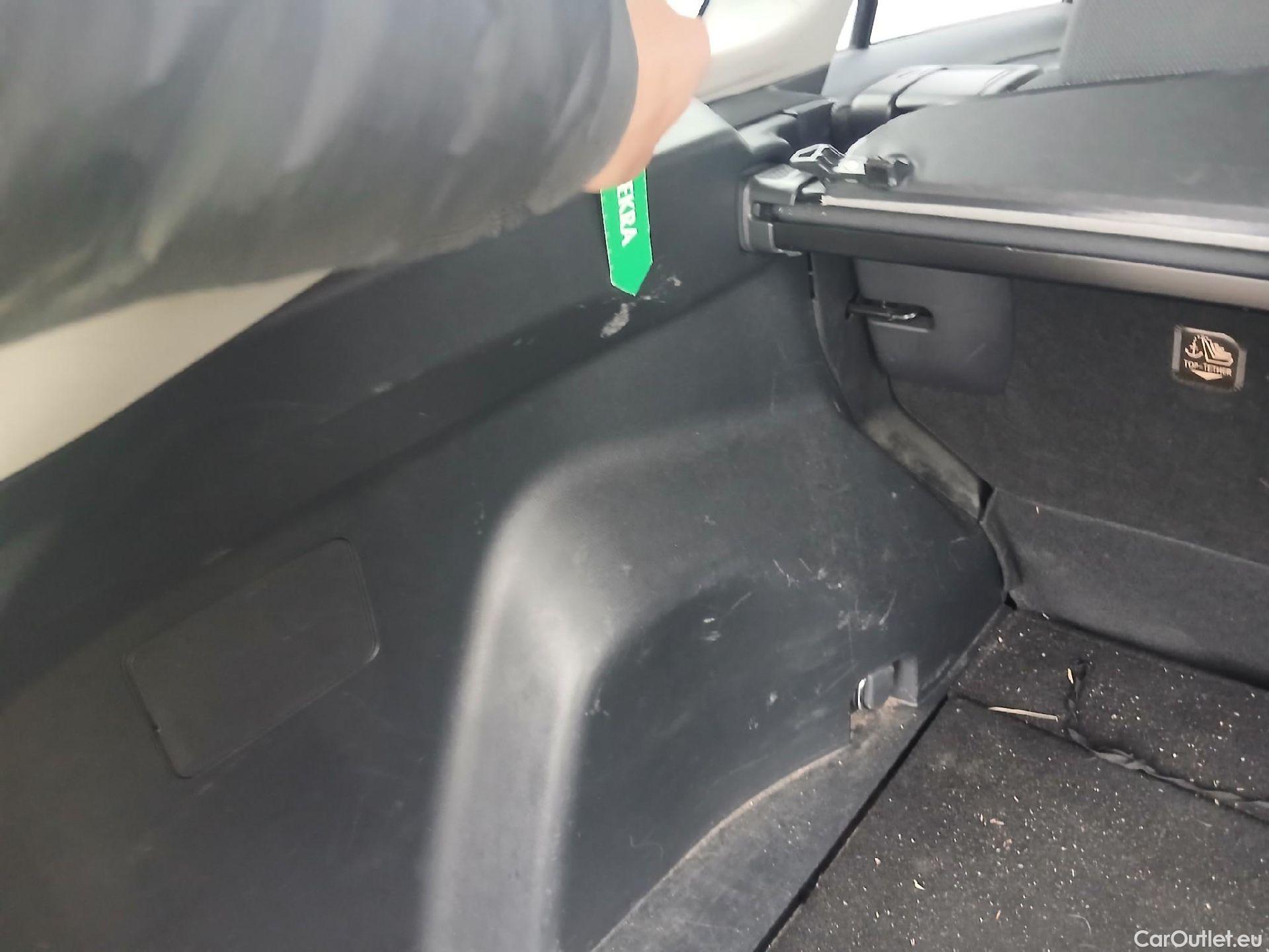  Toyota  RAV4 TOYOTA  / 2018 / 5P / todoterreno 2.5l Advance #45