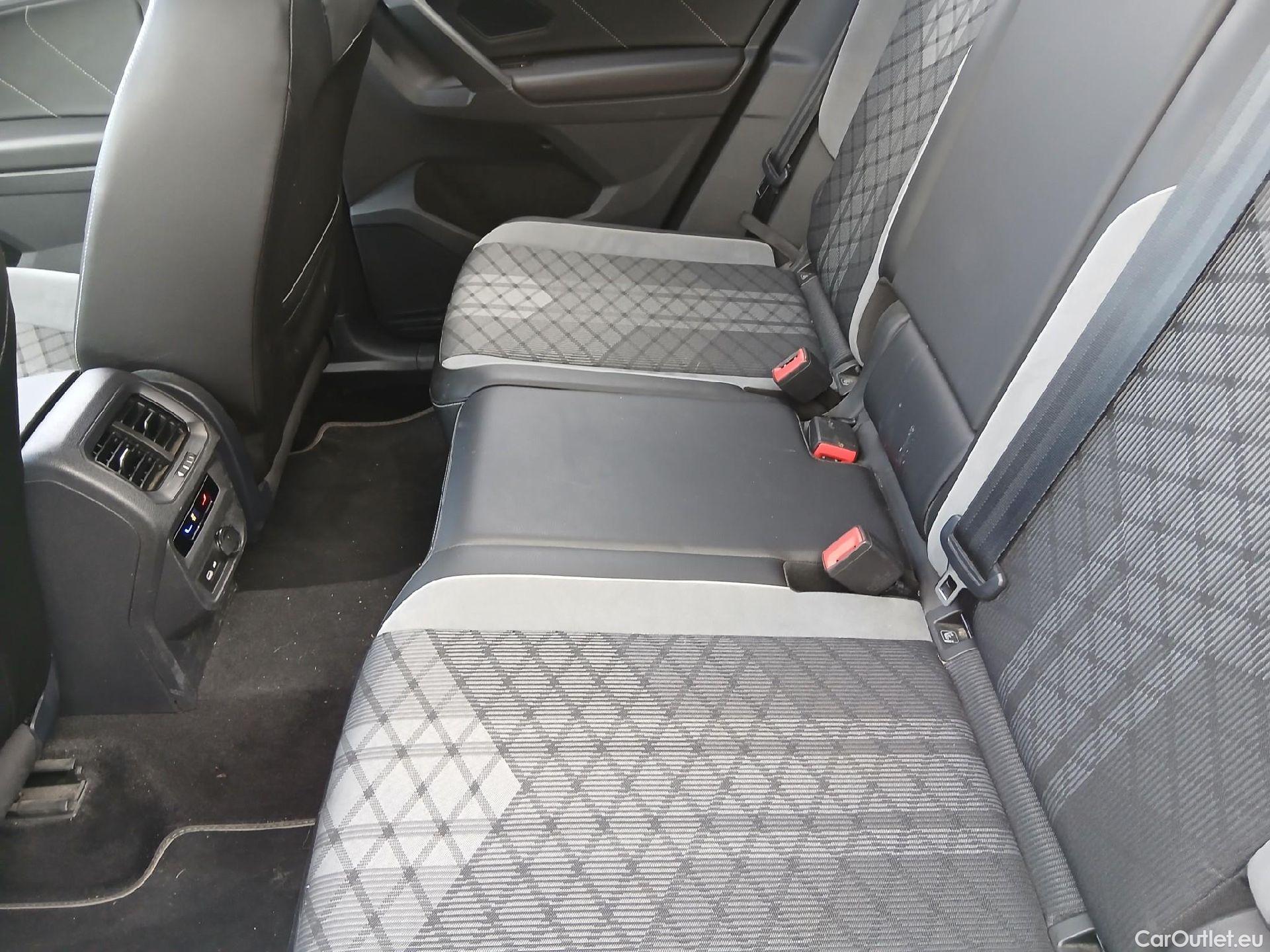  Volkswagen  Tiguan VOLKSWAGEN  / 2020 / 5P / todoterreno R-Line 2.0 TDI 110kW (150CV) DSG #21