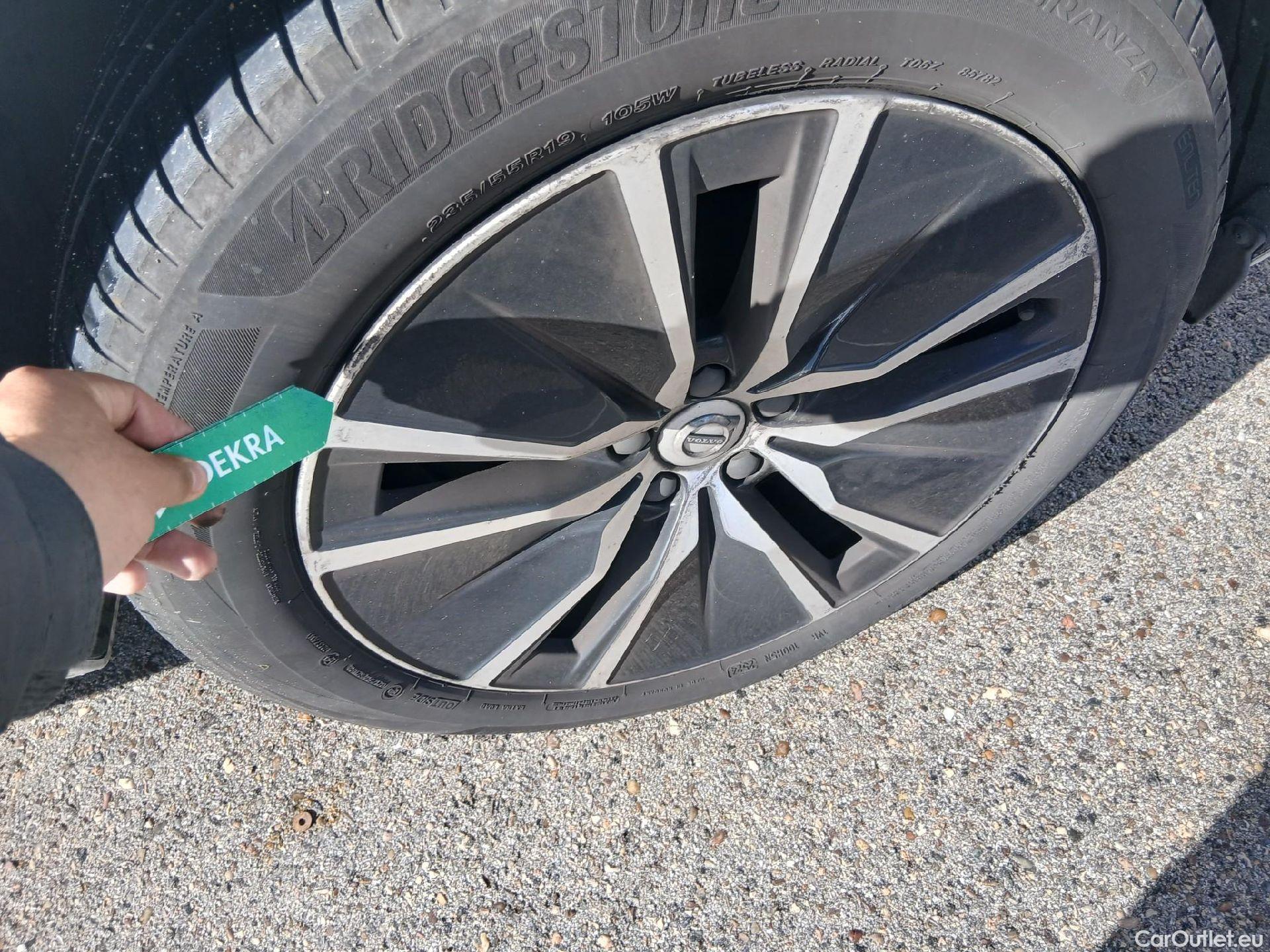  Volvo  XC90 VOLVO  / 2019 / 5P / todoterreno 2.0 B5 D AWD Momentum Pro Auto #16