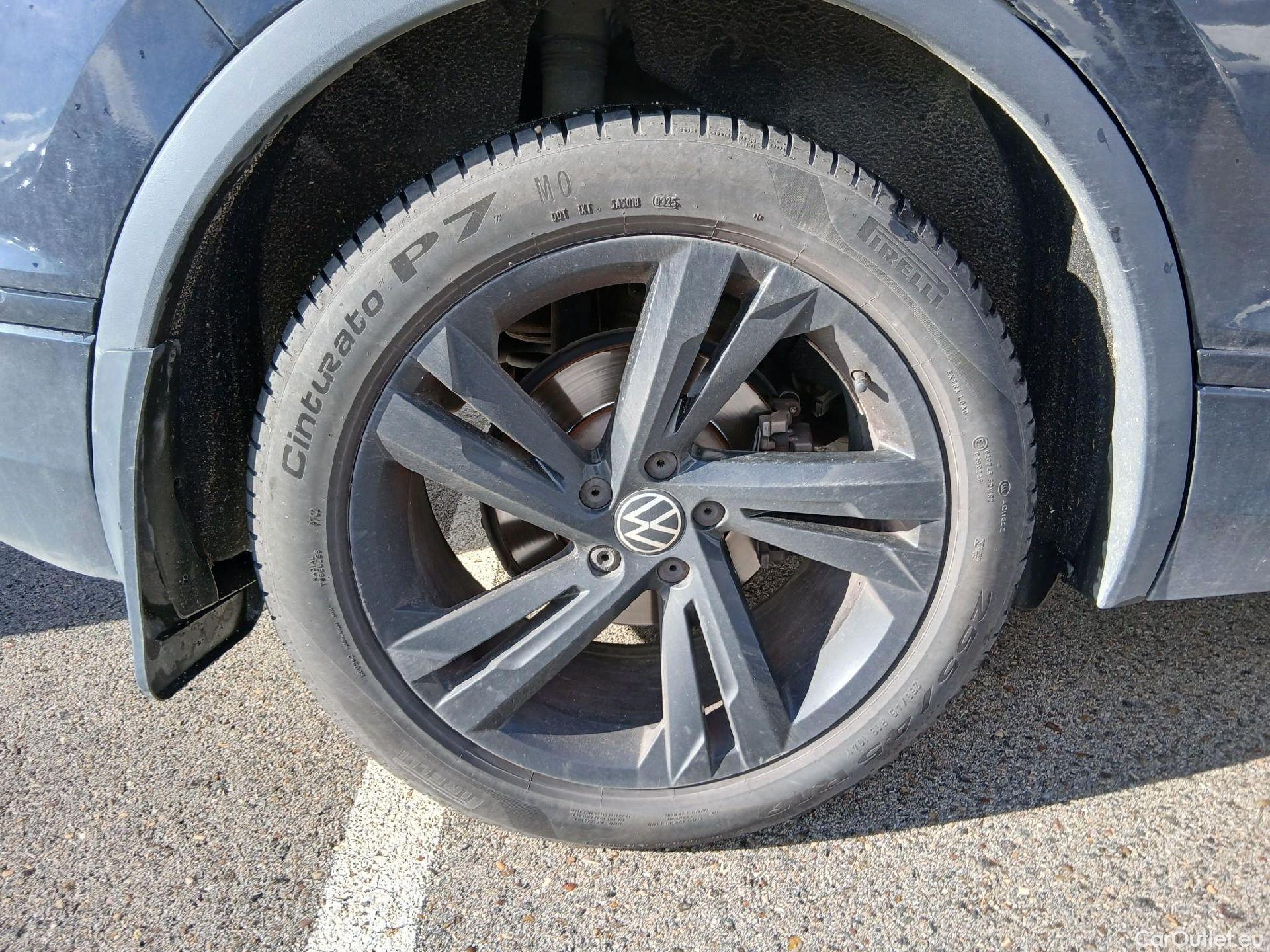  Volkswagen  Tiguan VOLKSWAGEN  / 2020 / 5P / todoterreno R-Line 2.0 TDI 110kW (150CV) DSG #43